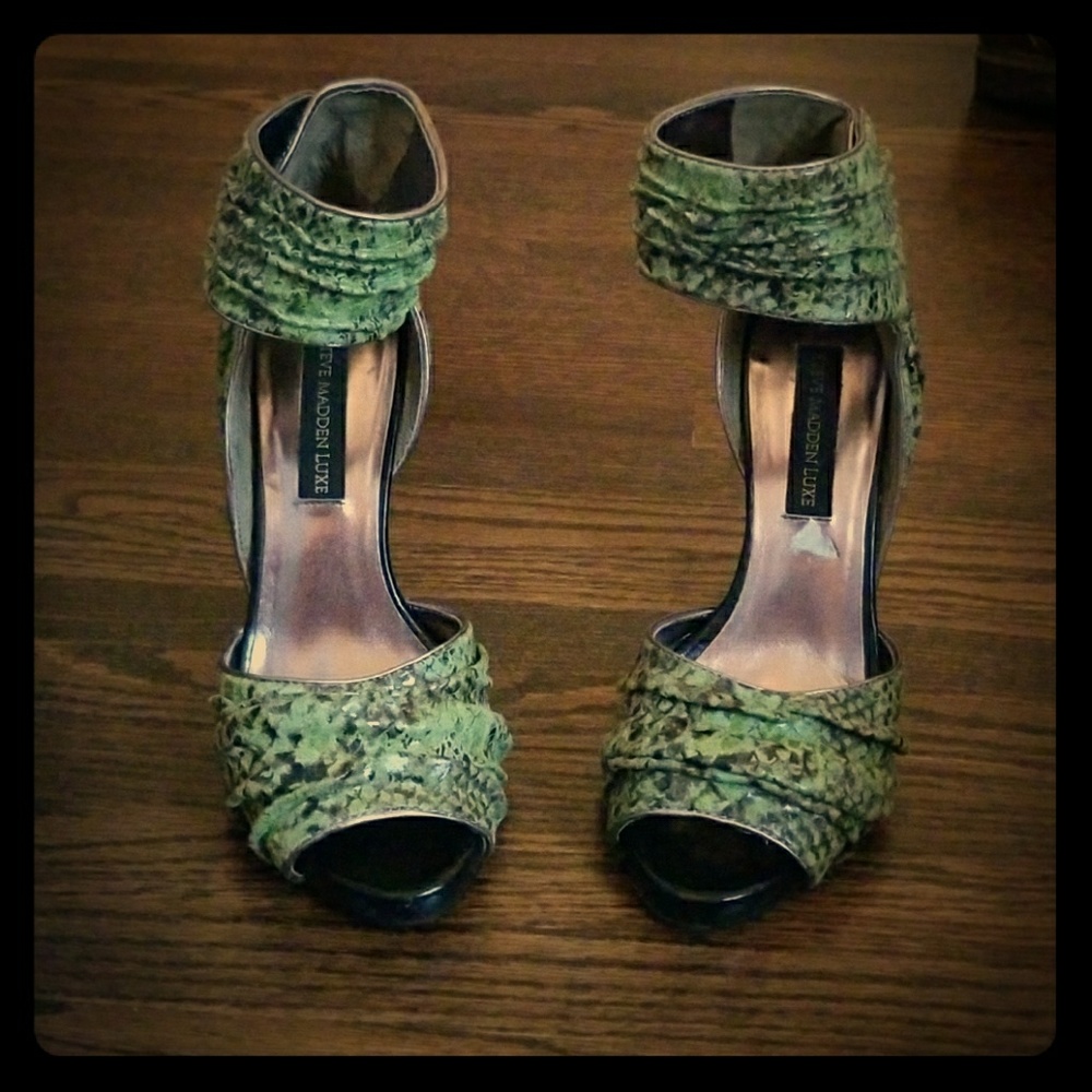 Steve Madden Luxe 4 inch heels- Size 8.